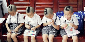 Gaya Rambut Unik Sikembar Empat